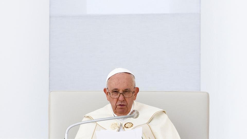 «J'éprouve une grande douleur pour la chère Ukraine, qui continue de beaucoup souffrir», confie le pape François