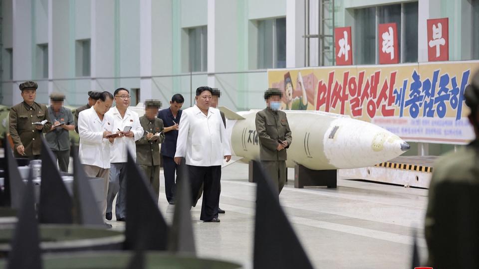 Corée du Nord : Kim Jong-un appelle à une «intensification radicale» de la production de missile de son pays