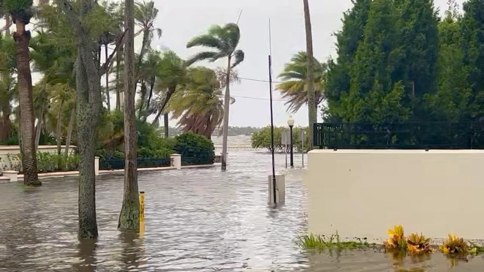 Floride : les images impressionnantes de l'ouragan Idalia (vidéo)