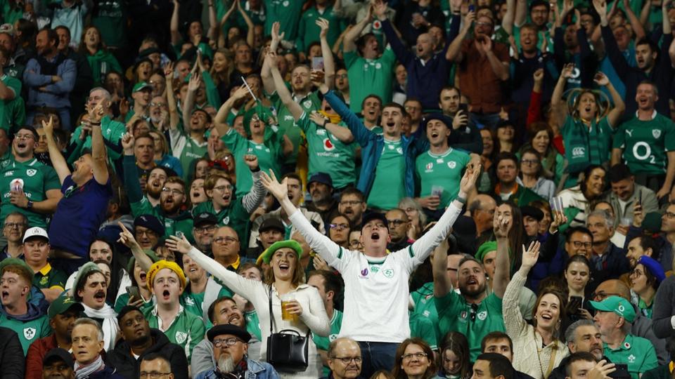Coupe du monde de rugby : les supporters irlandais déchaînés dans les rues de Paris