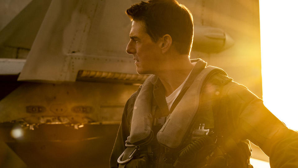 «Top Gun : Maverick» : Tom Cruise présente le film accroché à un avion en plein vol