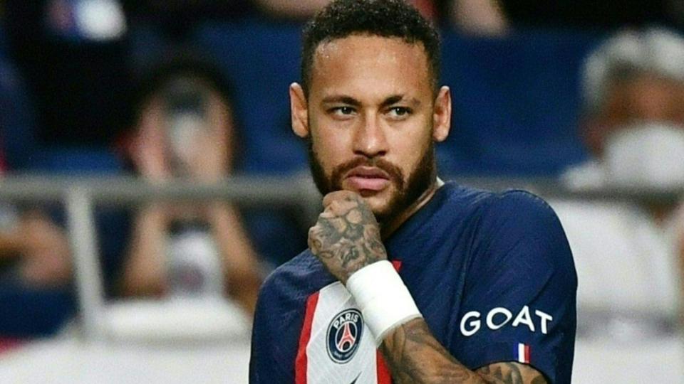 Foot : «Je veux rester» au PSG, affirme Neymar 