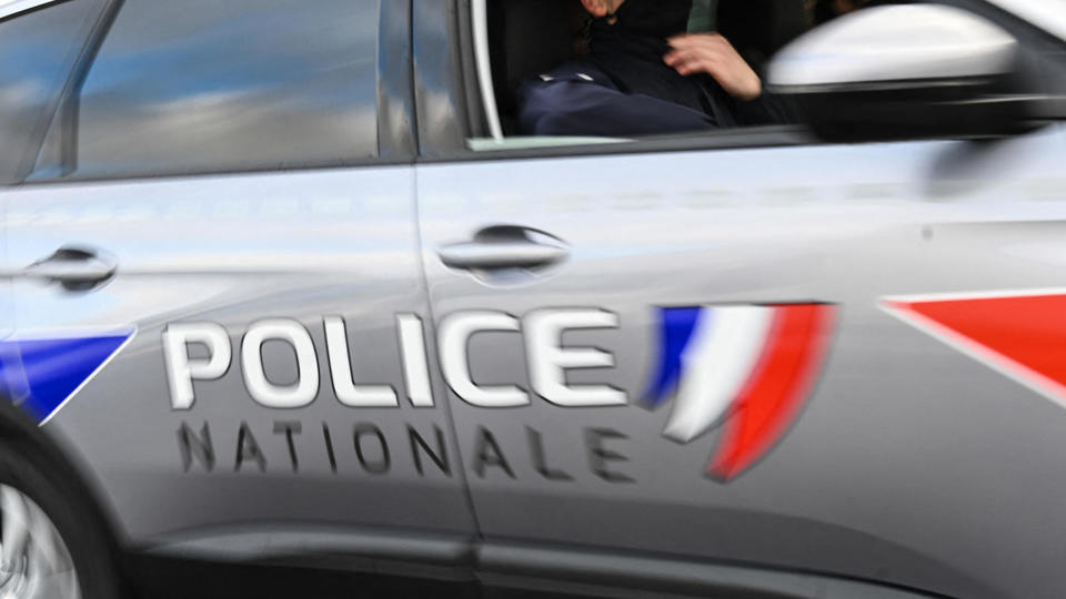 Paris : une voiture criblée de balles dans le 19e arrondissement