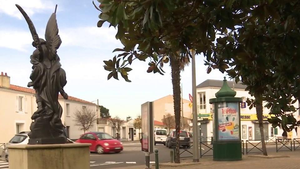 Sables d'Olonne : le maire refuse de déboulonner la statue de Saint-Michel