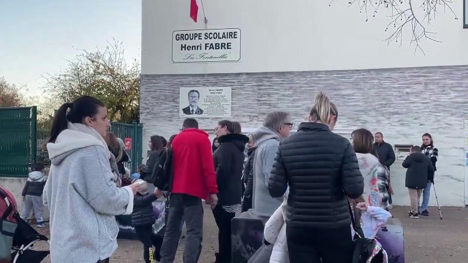 Uniforme à l'école et lever de drapeau : les propositions du maire de Marignane pour faire respecter la laïcité