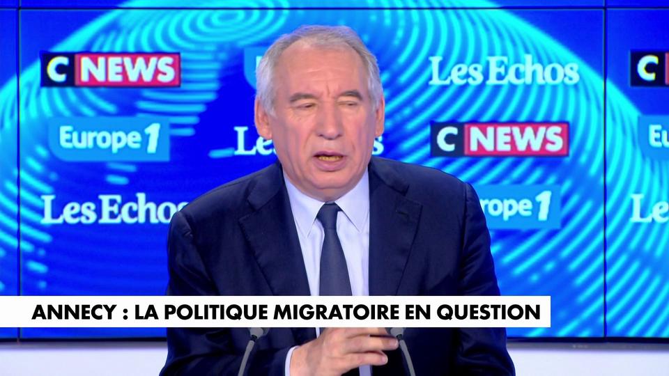 François Bayrou : «Le droit d'asile est utilisé par un certain nombre de gens pour avoir des papiers»