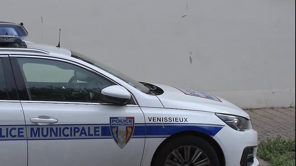 Vénissieux : les policiers municipaux en grève illimitée pour réclamer le port d'armes