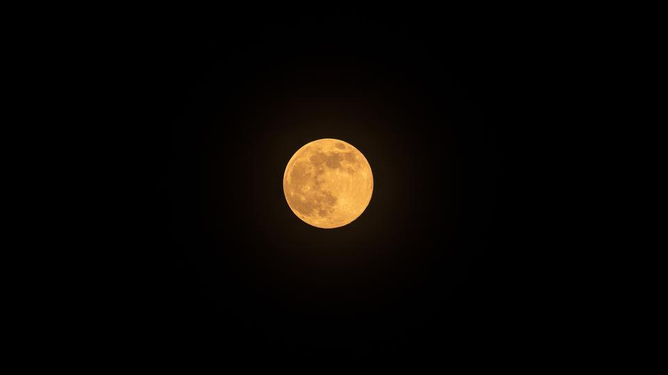 Super lune du cerf : voici les plus beaux clichés partagés sur les réseaux sociaux