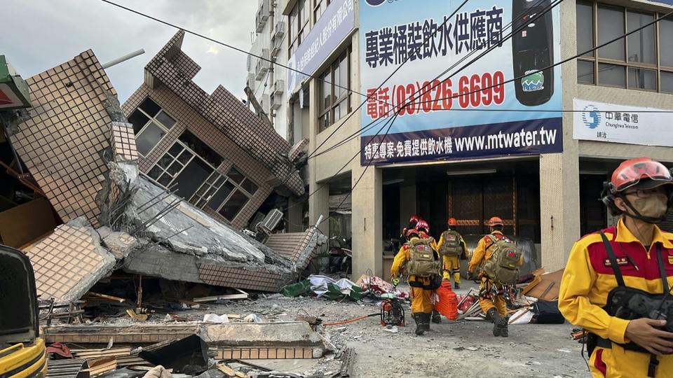 Taïwan : un puissant séisme frappe l'est de l'île, l'alerte tsunami levée