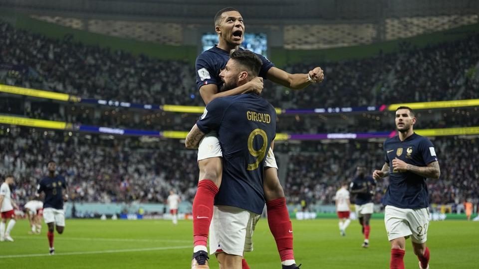 Coupe du monde 2022 : les Bleus ont fêté leur qualification pour les quarts de finale avec enthousiasme (vidéo)