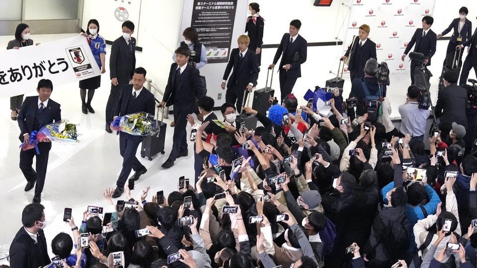 Coupe du monde 2022 : l'accueil triomphal reçu par les Japonais à leur retour (photos)