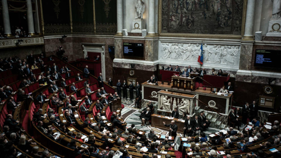 Législatives 2022 : quelles règles pour former un groupe à l'Assemblée ?