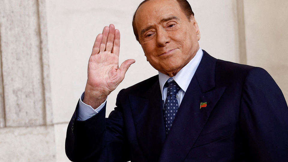 Italie : Silvio Berlusconi a quitté l'hôpital ce vendredi après six semaines de soins
