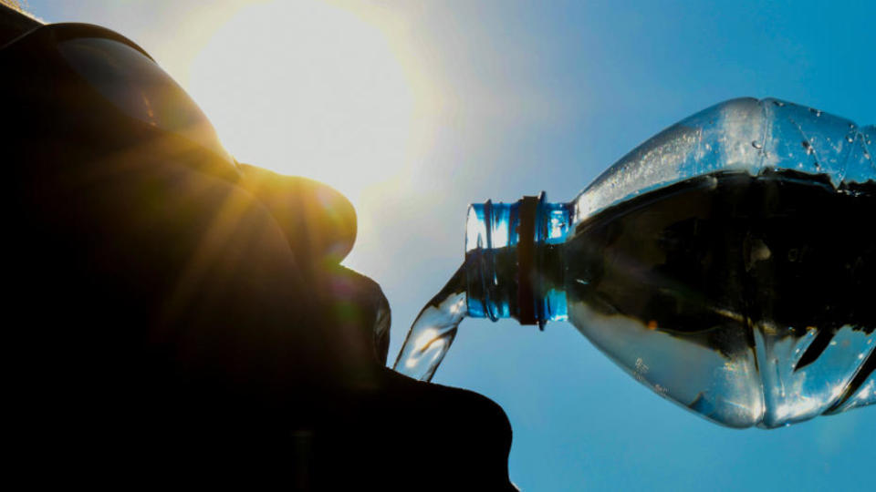Canicule : combien de litres d'eau faut-il boire pour rester hydraté ?