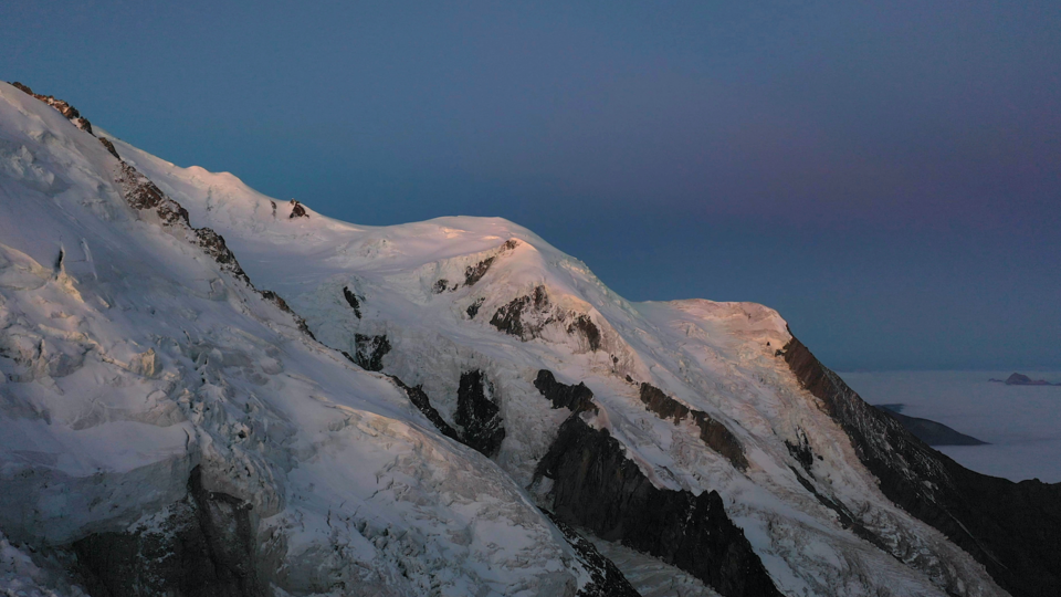 Un trésor retrouvé sur le Mont-Blanc partagé 8 ans après entre la ville de Chamonix et l'auteur de la découverte