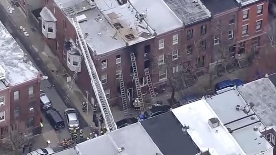 Au moins 13 morts, dont 7 enfants, dans l'incendie d'un immeuble à Philadelphie