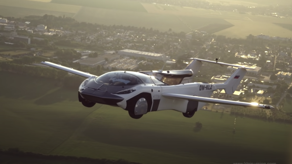 Cette voiture volante avec un moteur BMW désormais autorisée à voler (Vidéo)