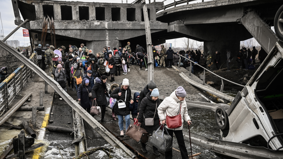 DIRECT - Guerre en Ukraine : plus de 1,5 million de réfugiés ont fui le pays depuis le début de l'offensive russe