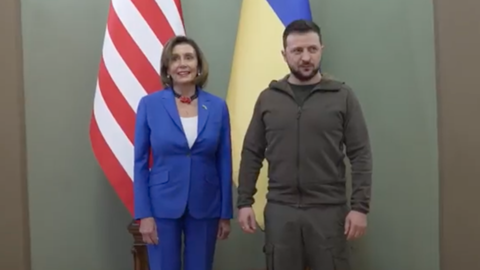 DIRECT - Guerre en Ukraine : Nancy Pelosi, en visite surprise à Kiev, rencontre le président Volodymyr Zelensky