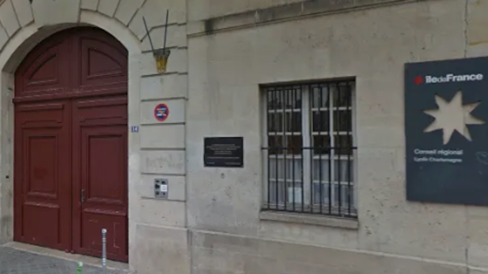 Paris : une CPE menacée de mort après avoir demandé à une élève de retirer son voile