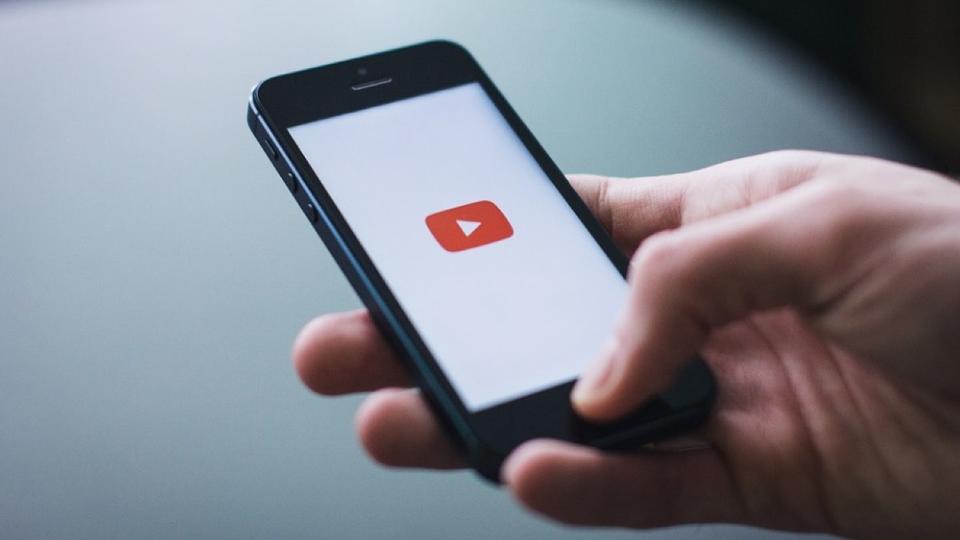 YouTube : la plate-forme va certifier les comptes de médecins