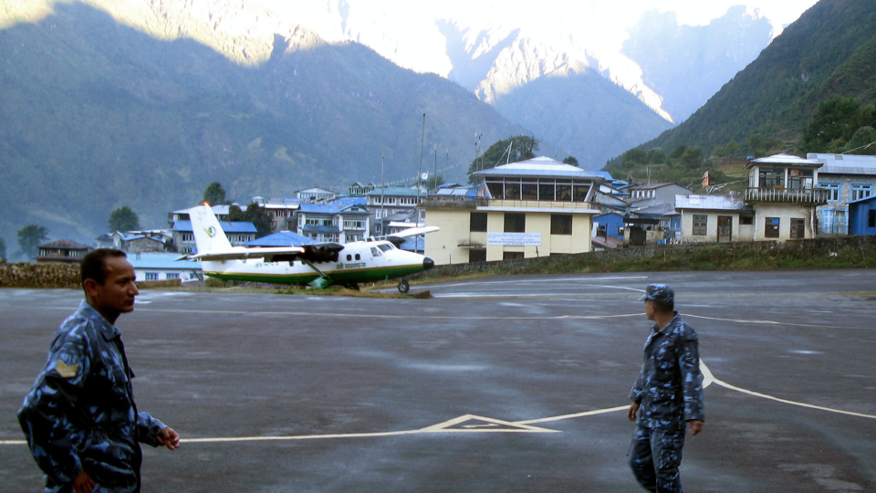 Un avion avec 72 personnes à son bord s'est écrasé au Népal