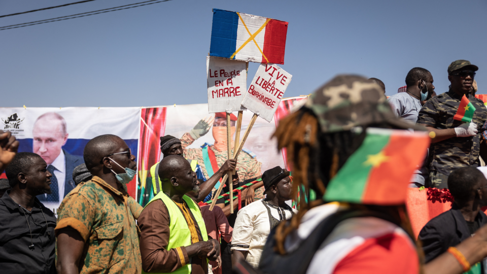 Burkina Faso : le pays demande le départ des troupes françaises dans un délai d'un mois