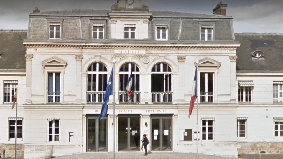 Essonne : le maire d'Orsay et l'une de ses conseillères agressés