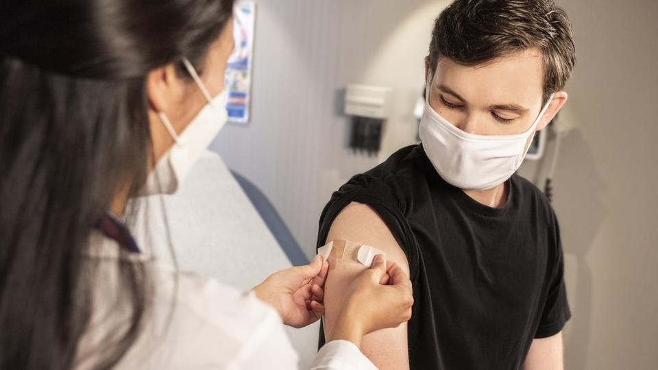 Papillomavirus : comment expliquer le faible pourcentage de vaccination des garçons ?
