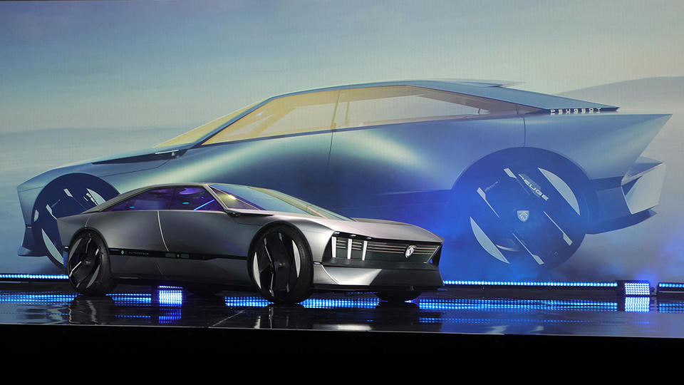 CES 2023 : Peugeot dévoile Inception, son concept de voiture autonome futuriste