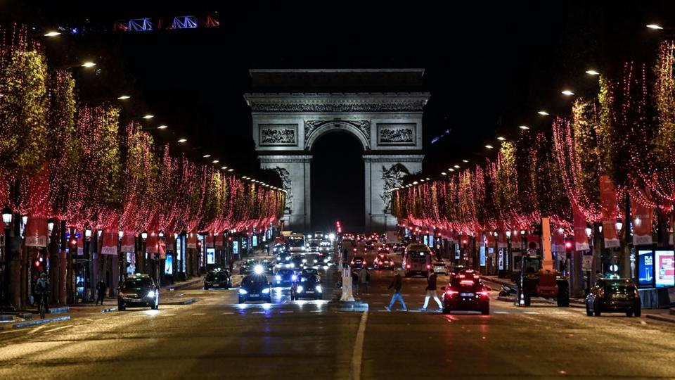 Paris : les illuminations des Champs-Elysées lancées ce dimanche à partir de 19h10