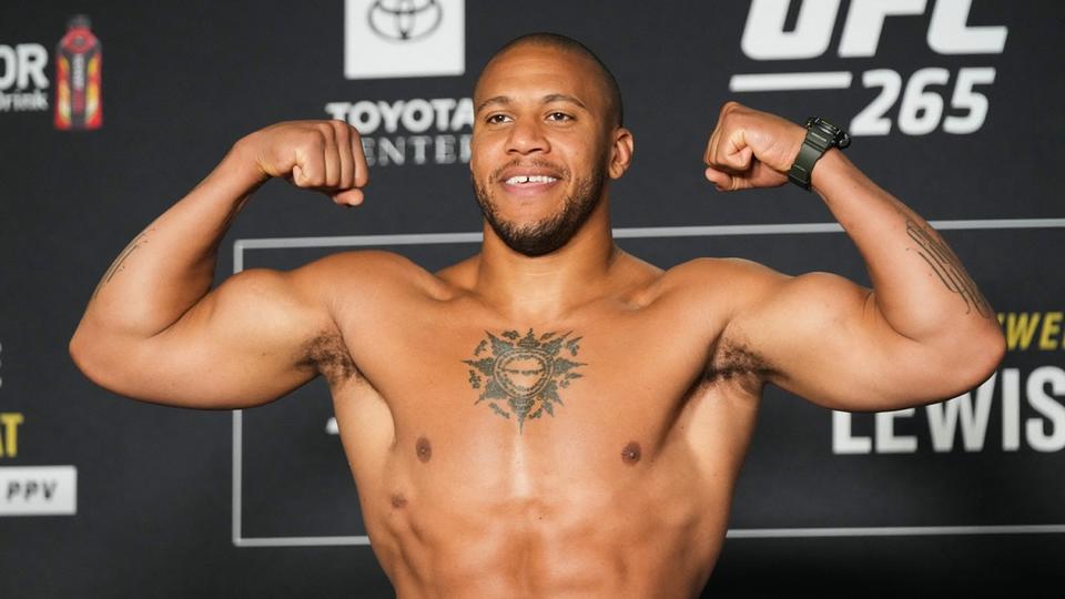 UFC : Ciryl Gane «se bat avec une grande sérénité», analyse Kamaru Usman