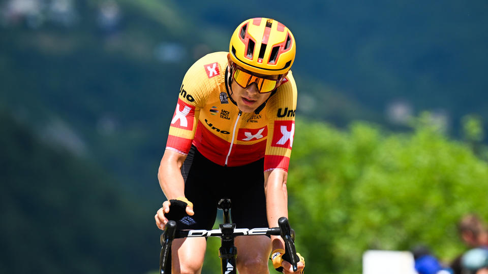 Tour de France 2023 : un Norvégien roule avec un coude fracturé depuis la 1ère étape