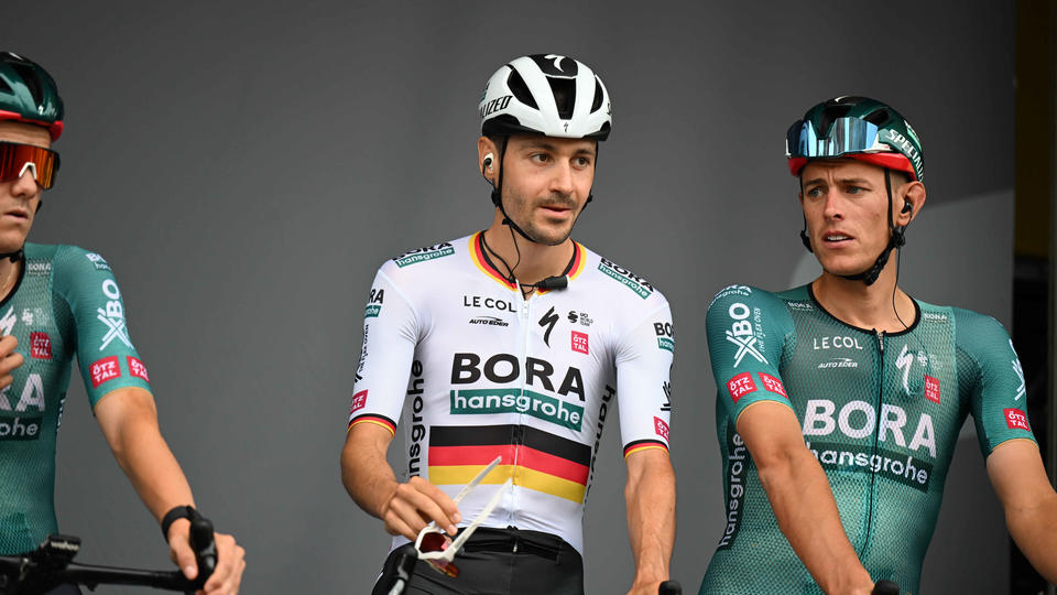 Tour de France 2023 : pourquoi une équipe a-t-elle été obligée de changer de maillot ?