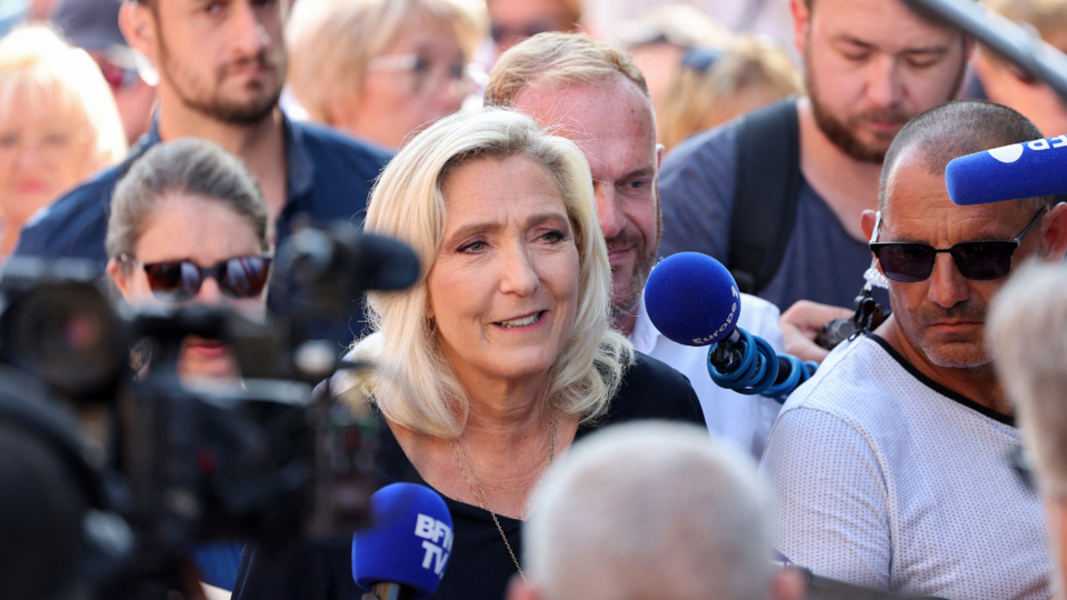 Marine Le Pen dénonce un «effondrement généralisé», lors de son discours de rentrée