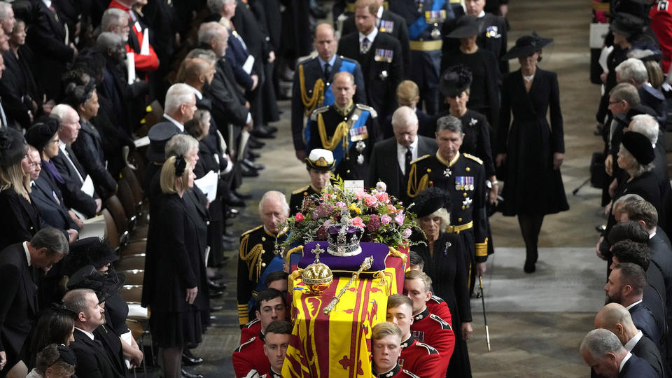 Mort de la reine Elizabeth II : la période de deuil royal est officiellement terminée