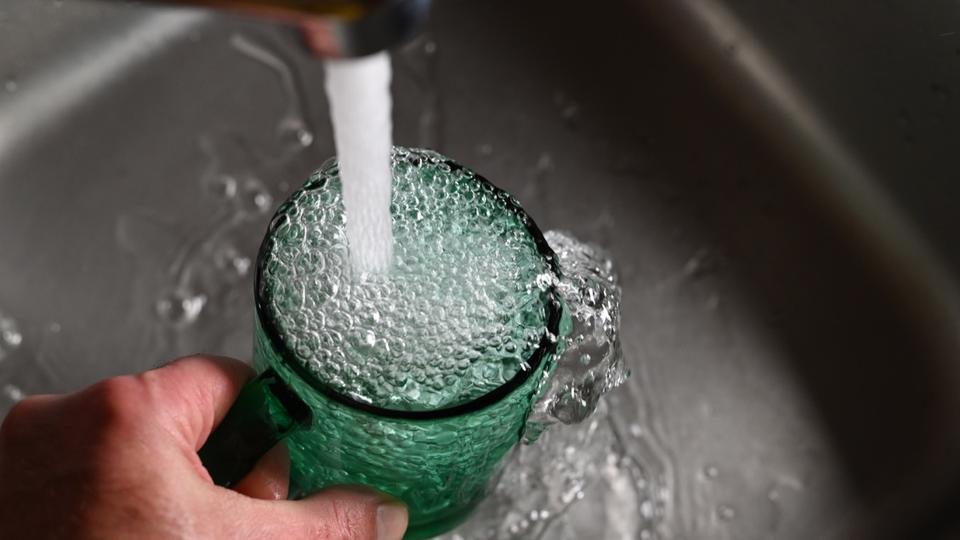 Trace de plomb dans l'eau à Lyon : les robinets de toutes les écoles de la ville seront testés