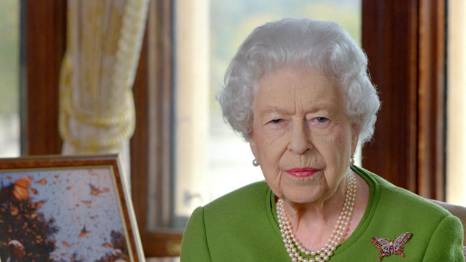Covid-19 : la reine Elizabeth II reprend petit à petit ses engagements