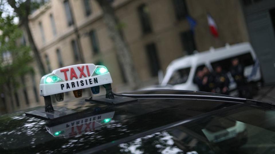 Uber Files : des taxis appellent à manifester aujourd'hui devant l'Assemblée nationale