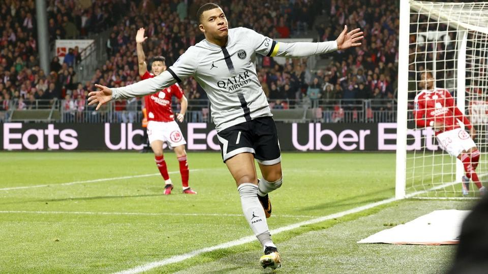Ligue 1 : le PSG sauvé par Kylian Mbappé, le festival de Lens à Clermont, Nice accroché à Nantes... Ce qu'il faut retenir de la 27e journée
