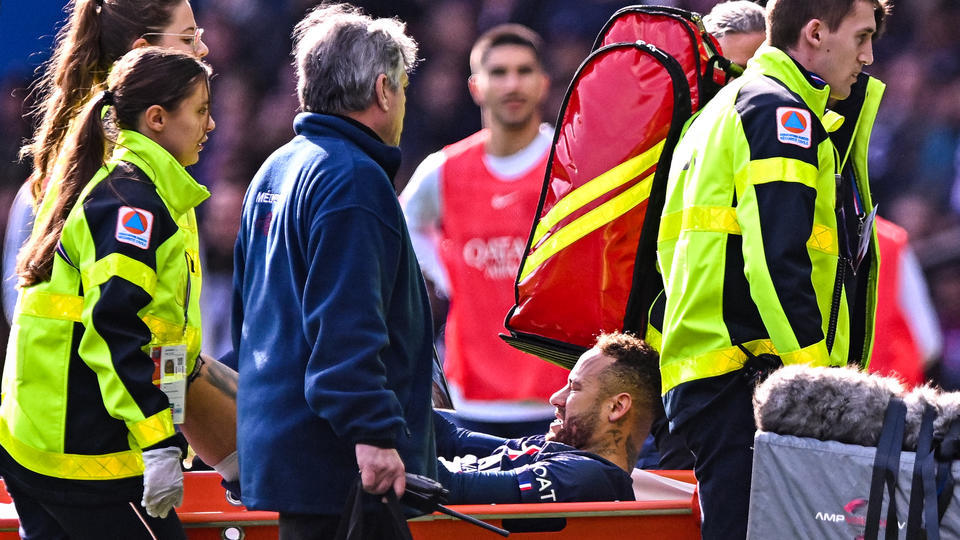 PSG : saison terminée pour Neymar, bientôt opéré de la cheville droite