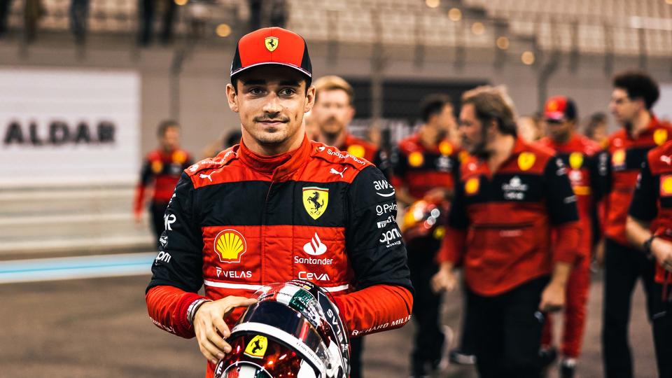 Formule 1 : Charles Leclerc a piloté une Ferrari de Michael Schumacher à Abou Dhabi (vidéo)