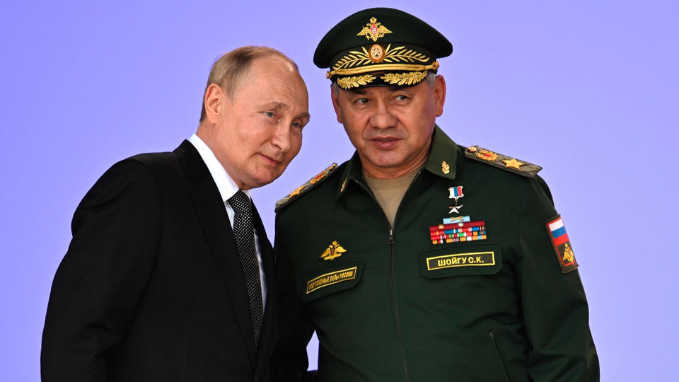 Six mois de guerre en Ukraine : «Vladimir Poutine reste le maître des horloges», estime le colonel Peer de Jong