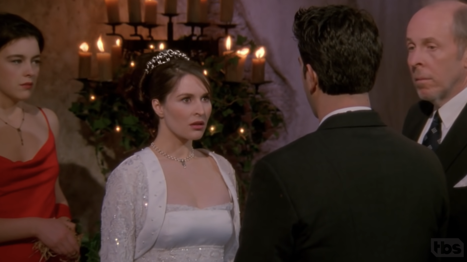«Friends» : pourquoi le personnage d'Emily, la fiancée de Ross, a-t-il été évincé de la série ?