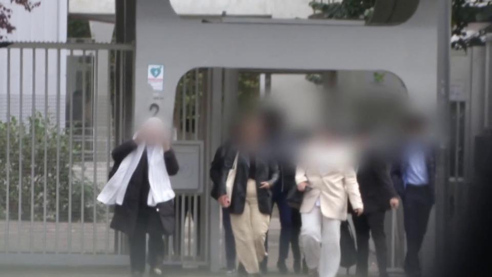 Laïcité : Gabriel Attal veut interdire les abayas à l'école