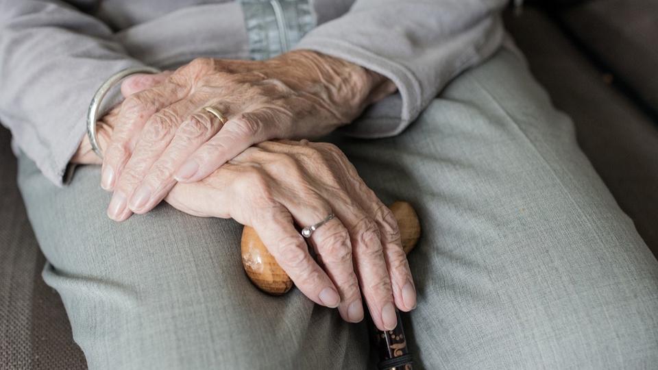 Charente-Maritime : à 97 ans et aveugle, elle est menacée d'expulsion pour des loyers impayés