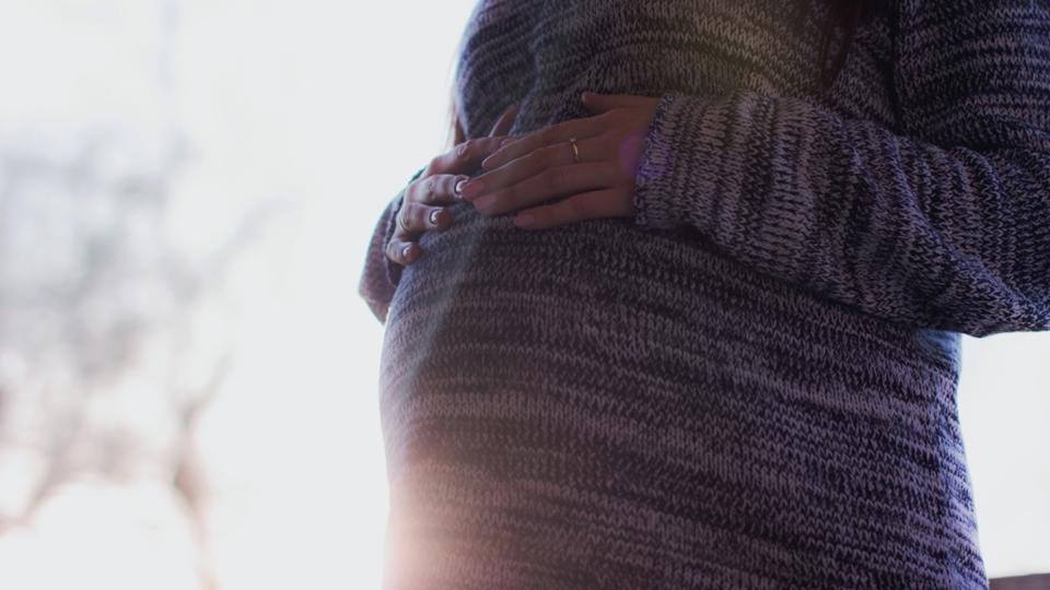 Déni de grossesse : elle apprend qu'elle est enceinte et accouche deux heures plus tard
