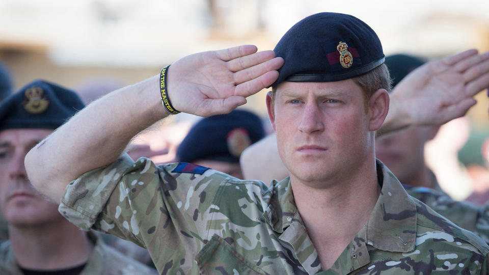 Prince Harry : ex-soldat, il révèlerait dans sa biographie avoir tué 25 personnes en Afghanistan