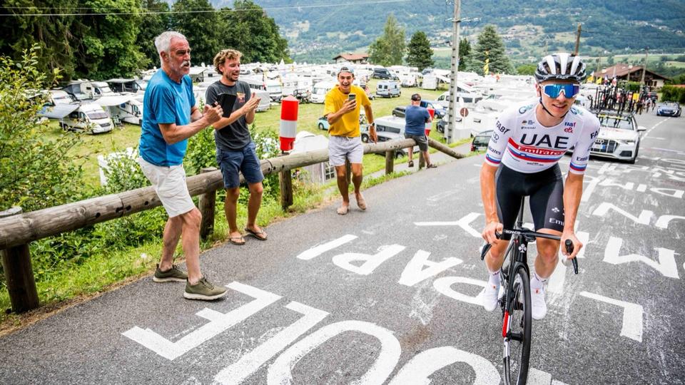 Tour de France 2023 : Tadej Pogacar remporte la 20e étape, Jonas Vingegaard conserve le maillot jaune avant les Champs-Élysées