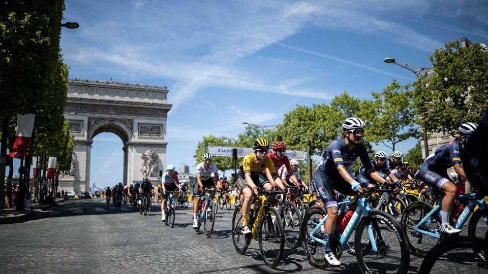 Cyclisme : une nouvelle chute impressionnante sur le Tour de France féminin (vidéo)